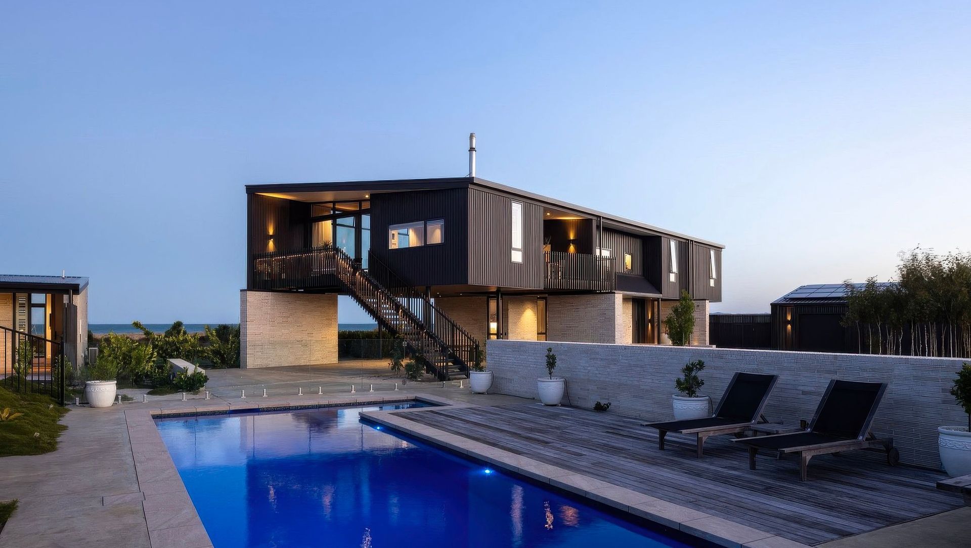 Drift House - A Seamless Coastal Escape banner