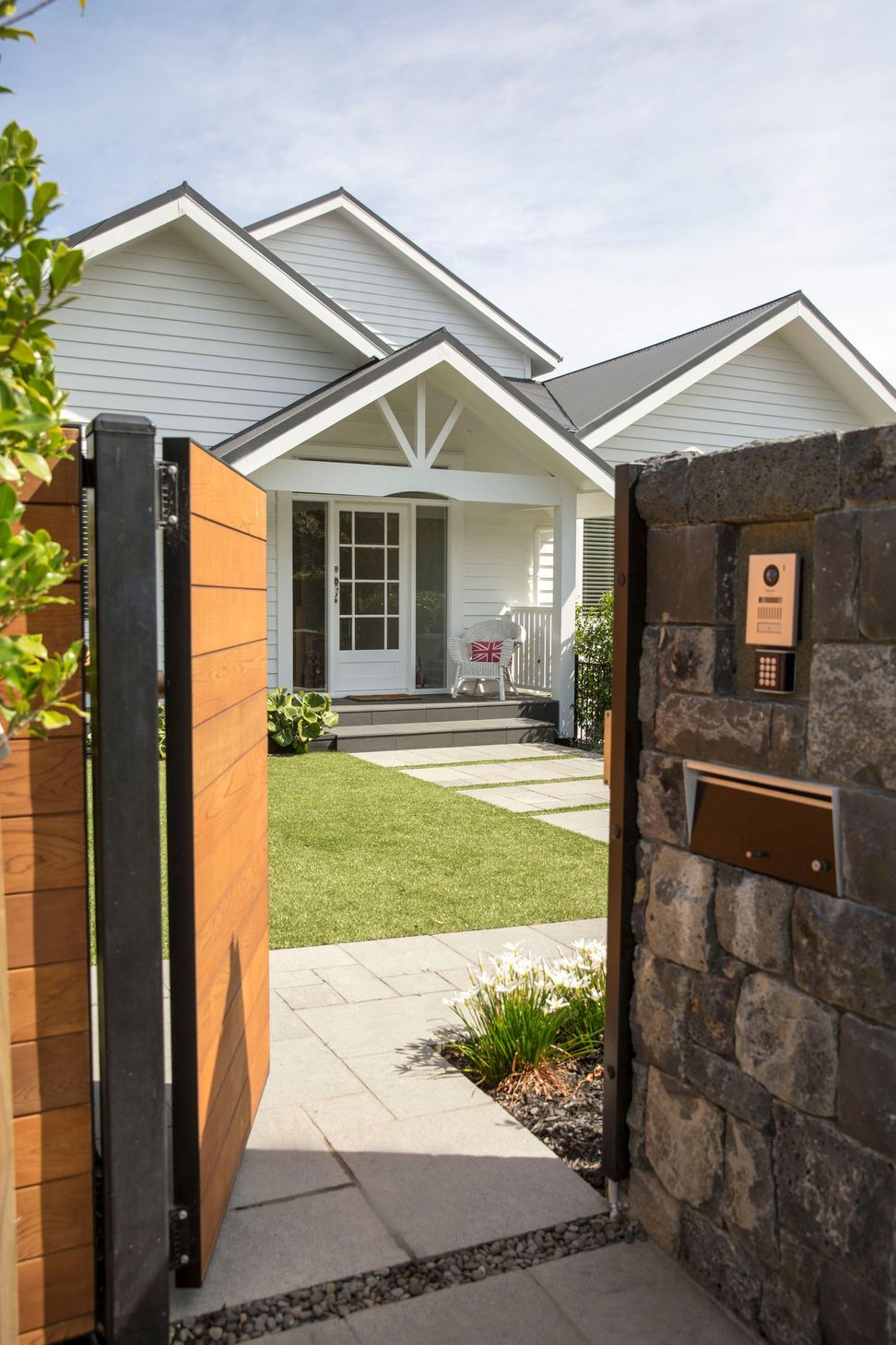 Takapuna Modern &amp; Private