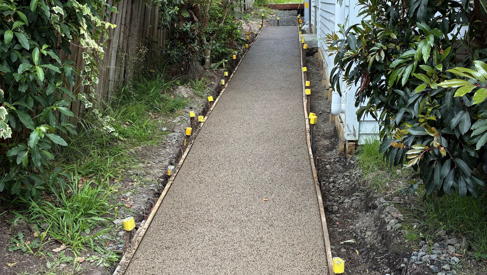 Shaping Nature Carbon Low Pour Footpath banner