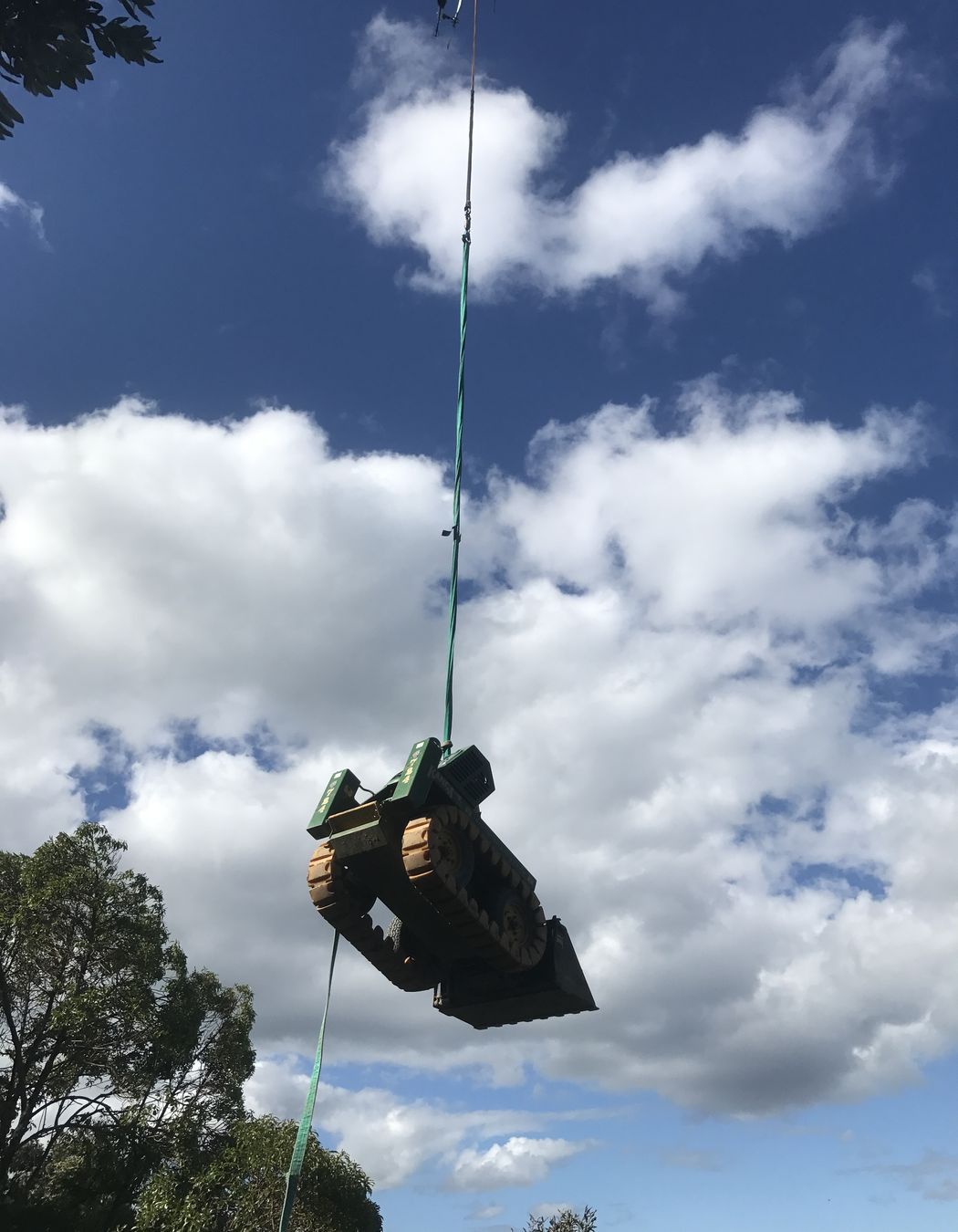 Helicopter - Crane lifts