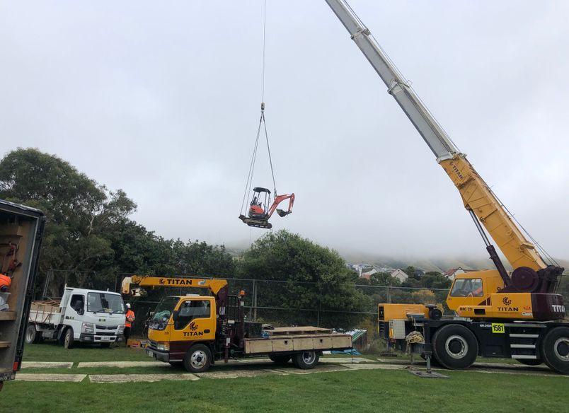 Helicopter - Crane lifts