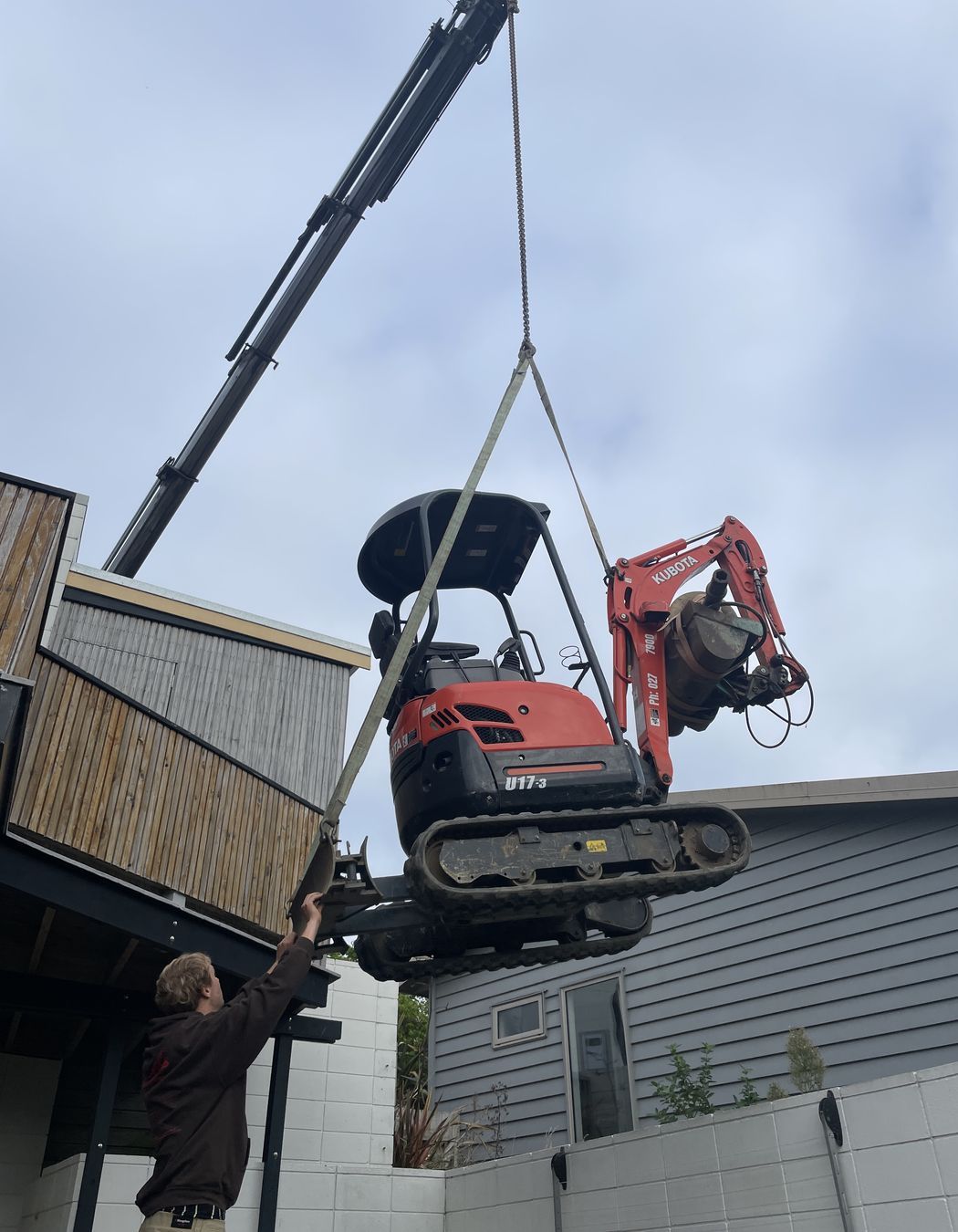 Helicopter - Crane lifts