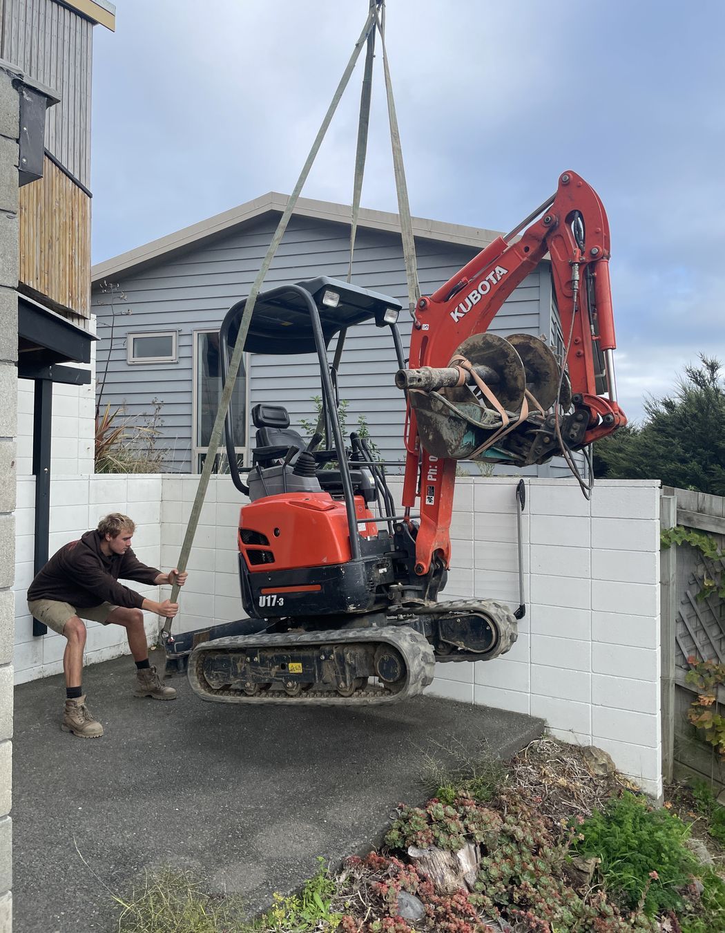 Helicopter - Crane lifts