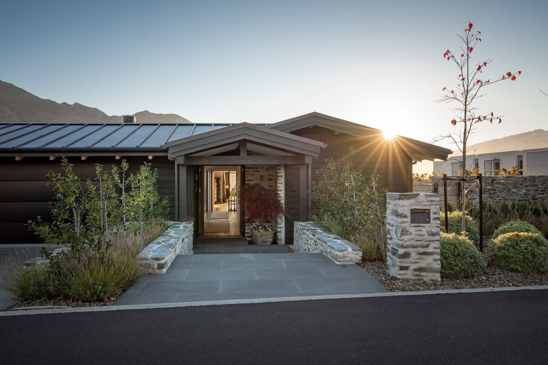 Lucy's Way - Calder Residence