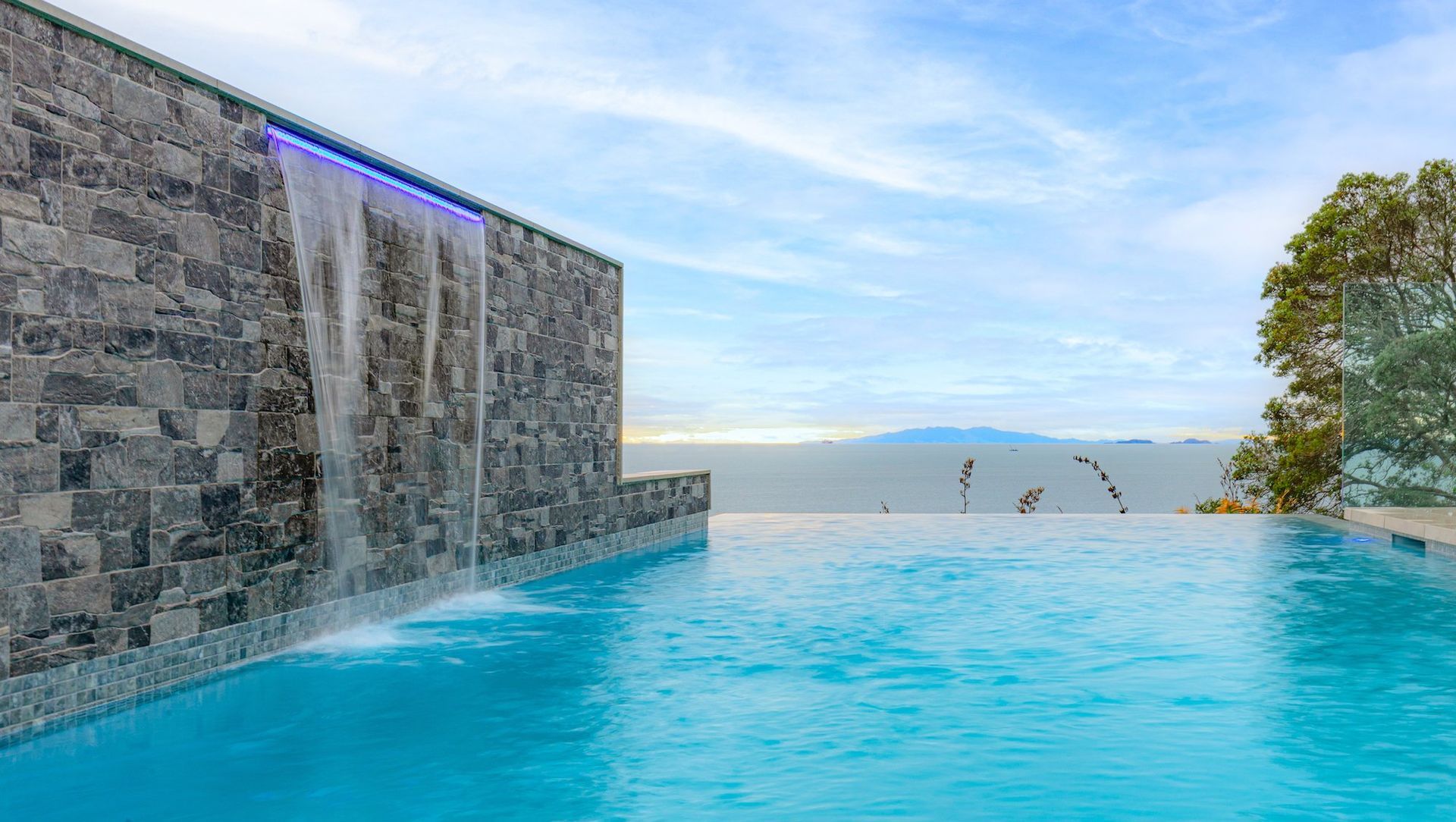 Rising to the Challenge banner