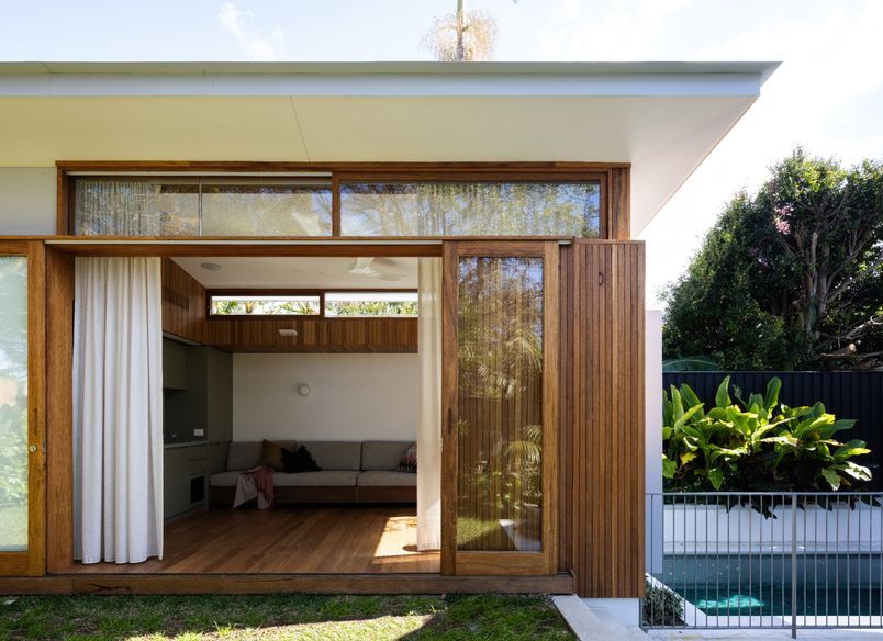 Surfers Parade Freshwater - Pool and Landscaping