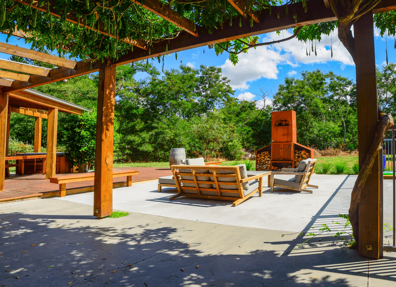 Outdoor Entertainment Areas