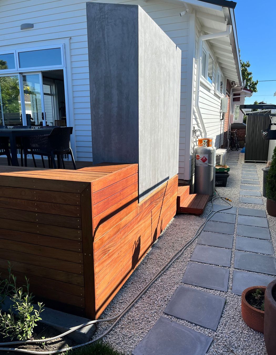 Avenue Road, New Deck