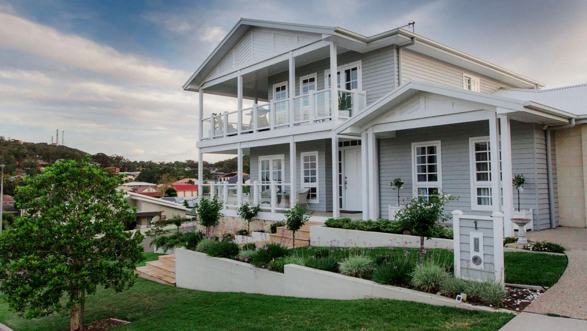 Elegant Hamptons' Oasis banner