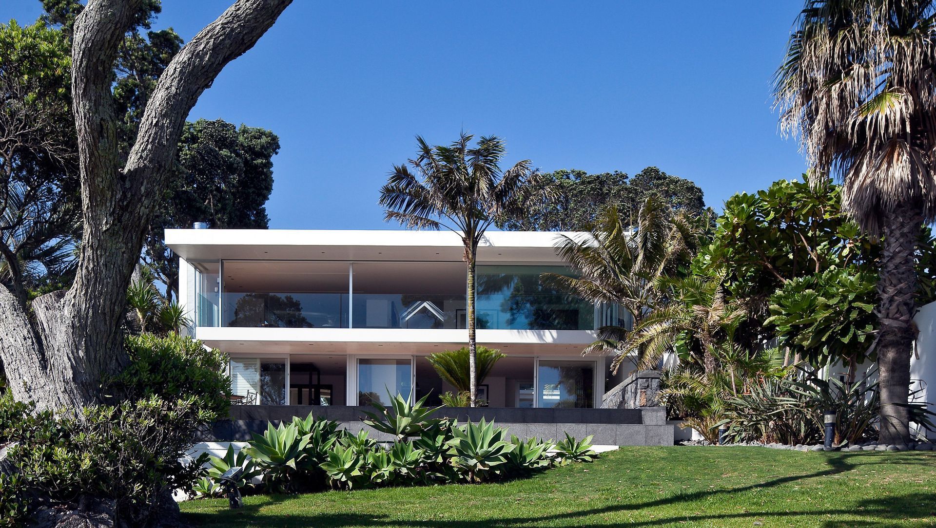 Takapuna House I banner