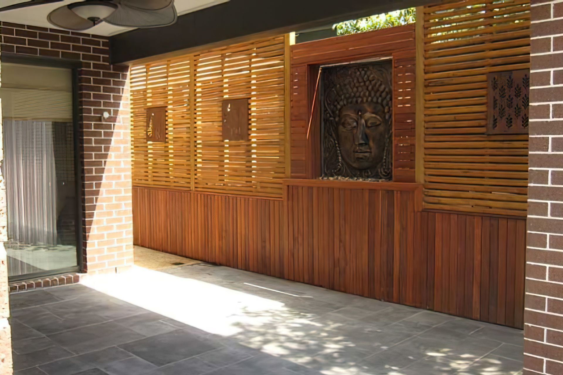 Viewbank rear alfresco screen AFTER