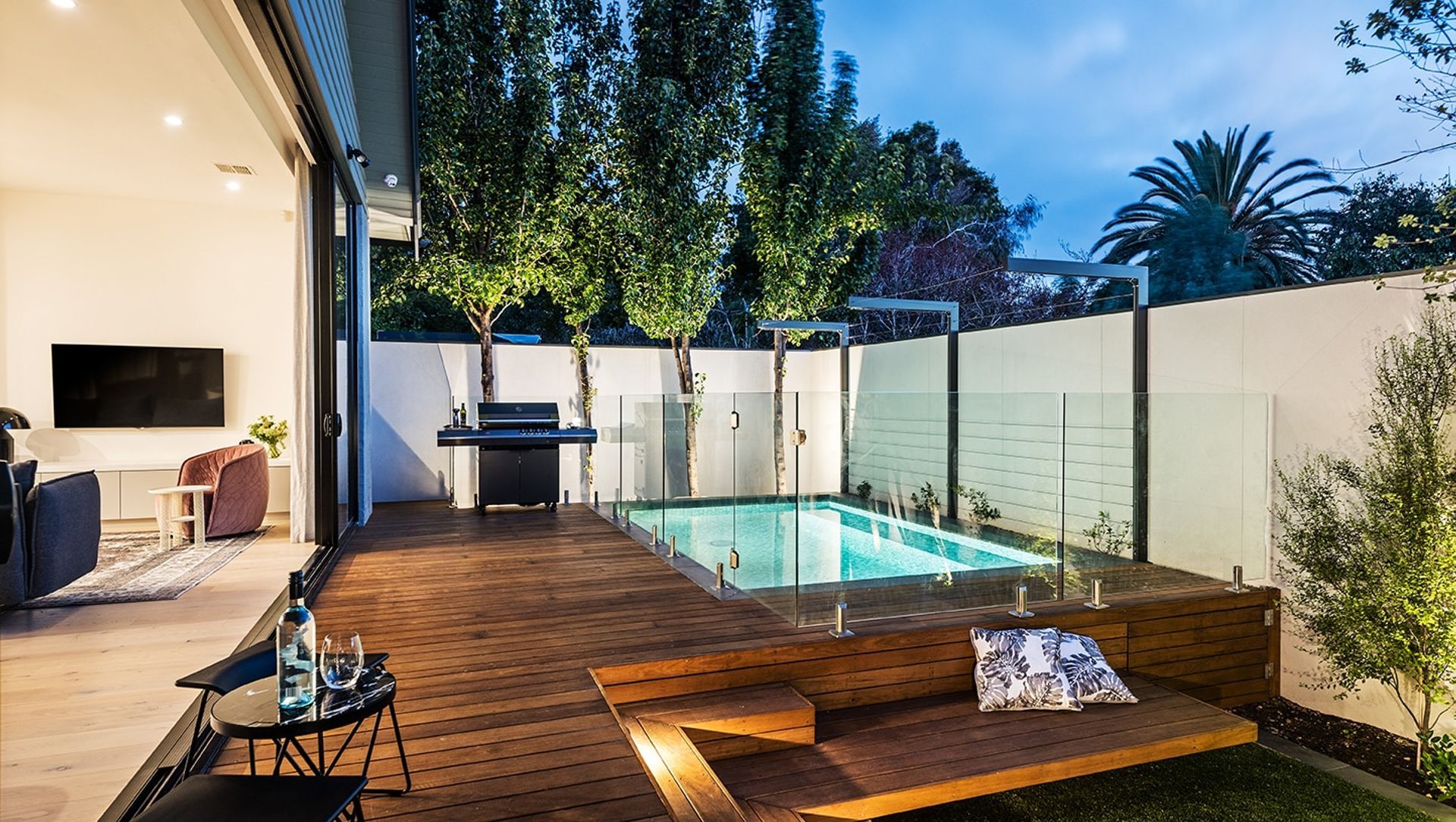 Murchison Street, St Kilda East banner