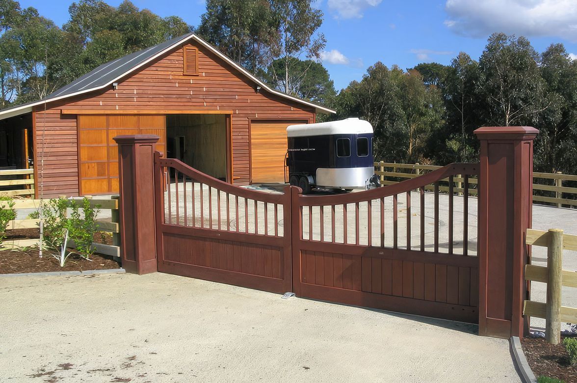 Sherwood | Traditional Style Gates