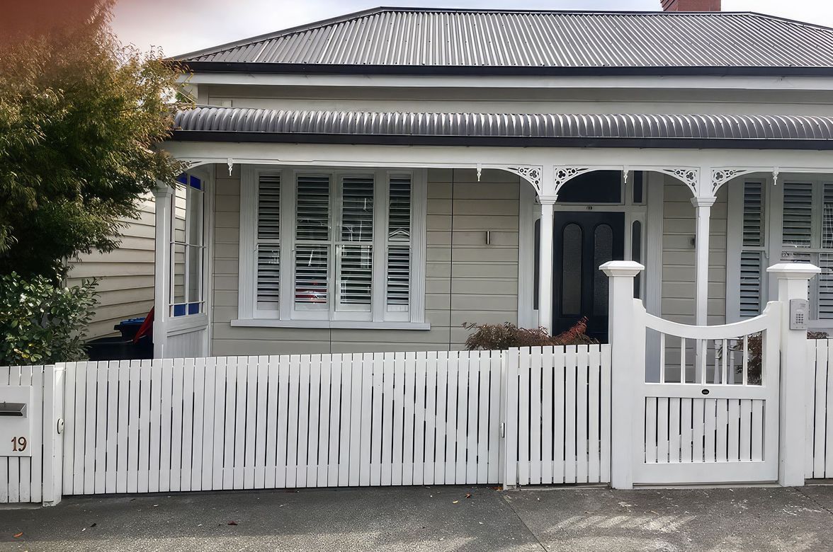 Modern Picket | Traditional Style Gates