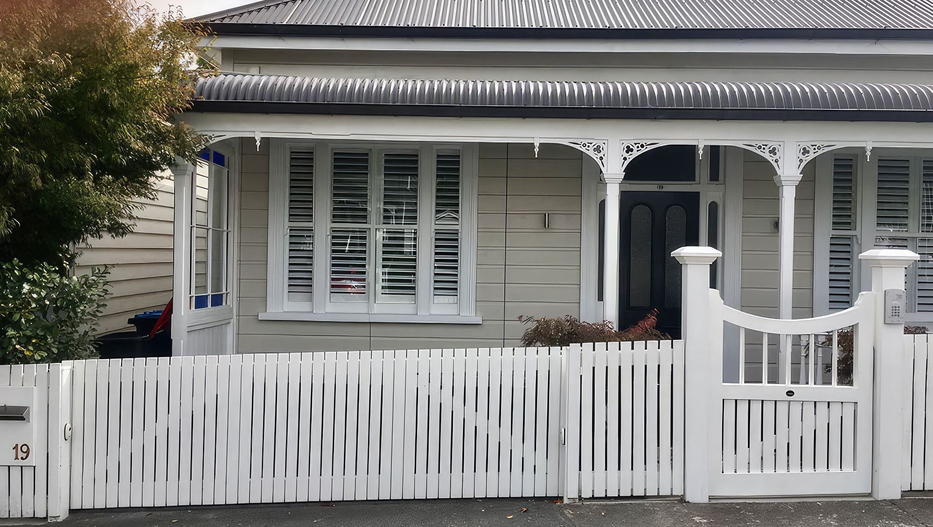 Modern Picket | Traditional Style Gates banner