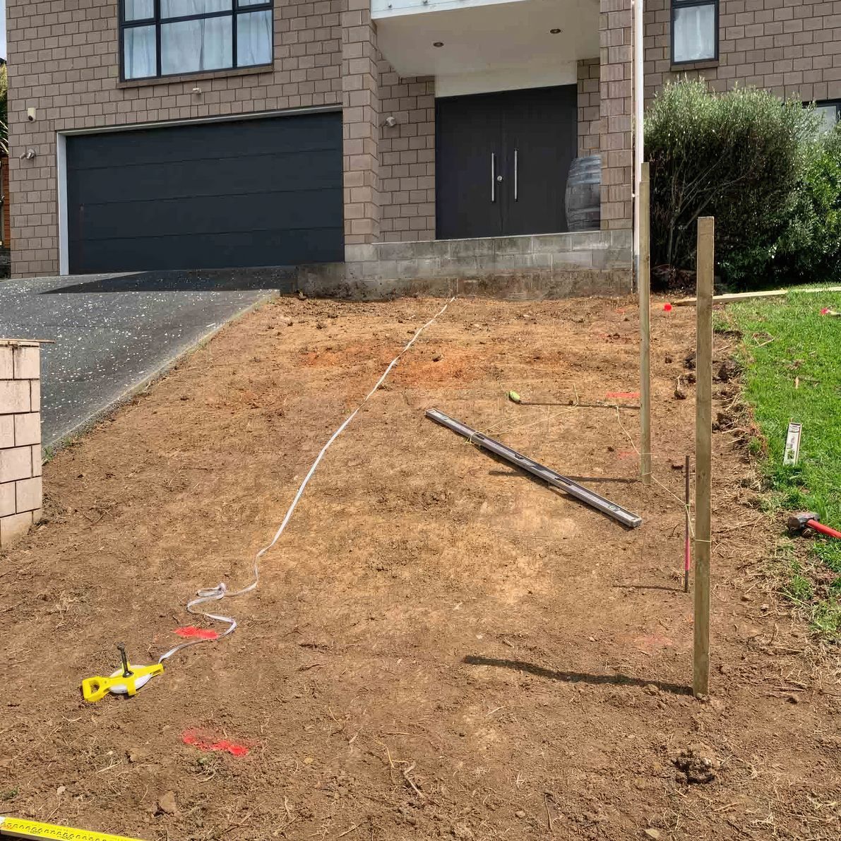 uponsite-landscaping-pukekohe-before-2-fix-standard-scale-200x.jpg