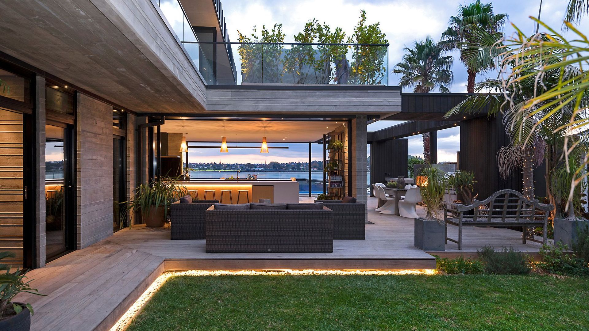 Island Life in the Suburbs video