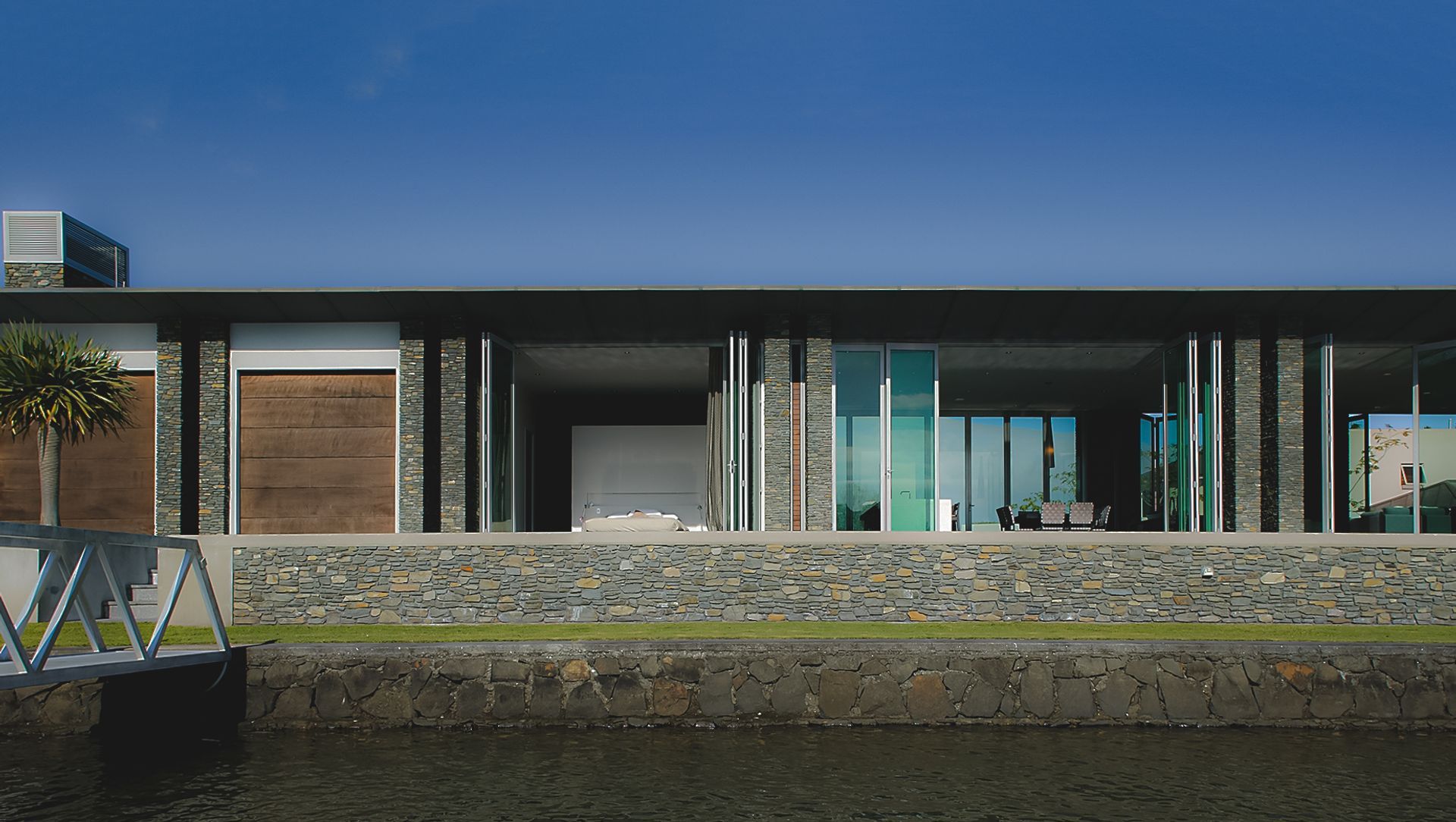 Pauanui House banner