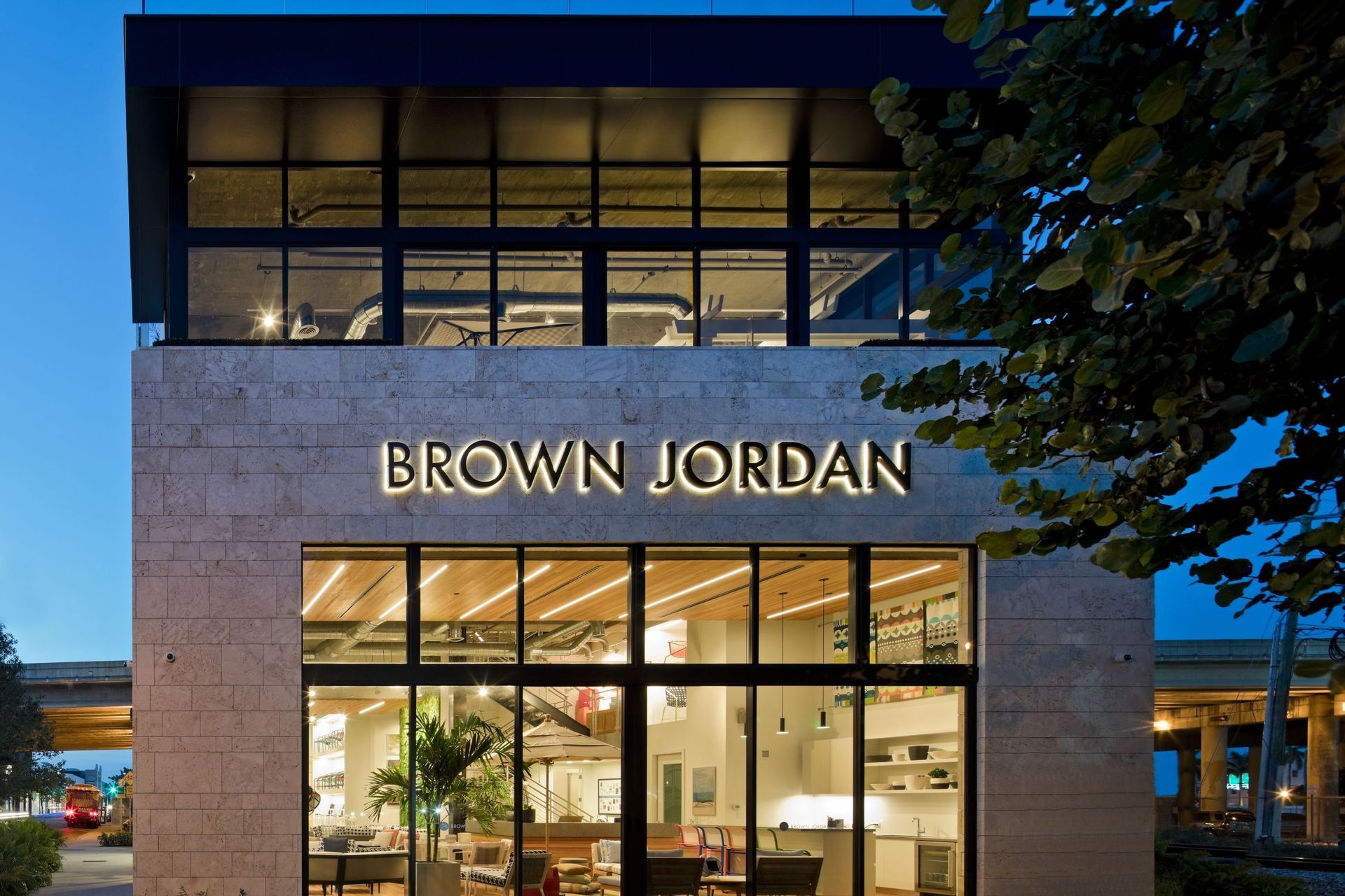69447c99fee03a8a7e035e0dBrown-Jordan-Facade.jpg