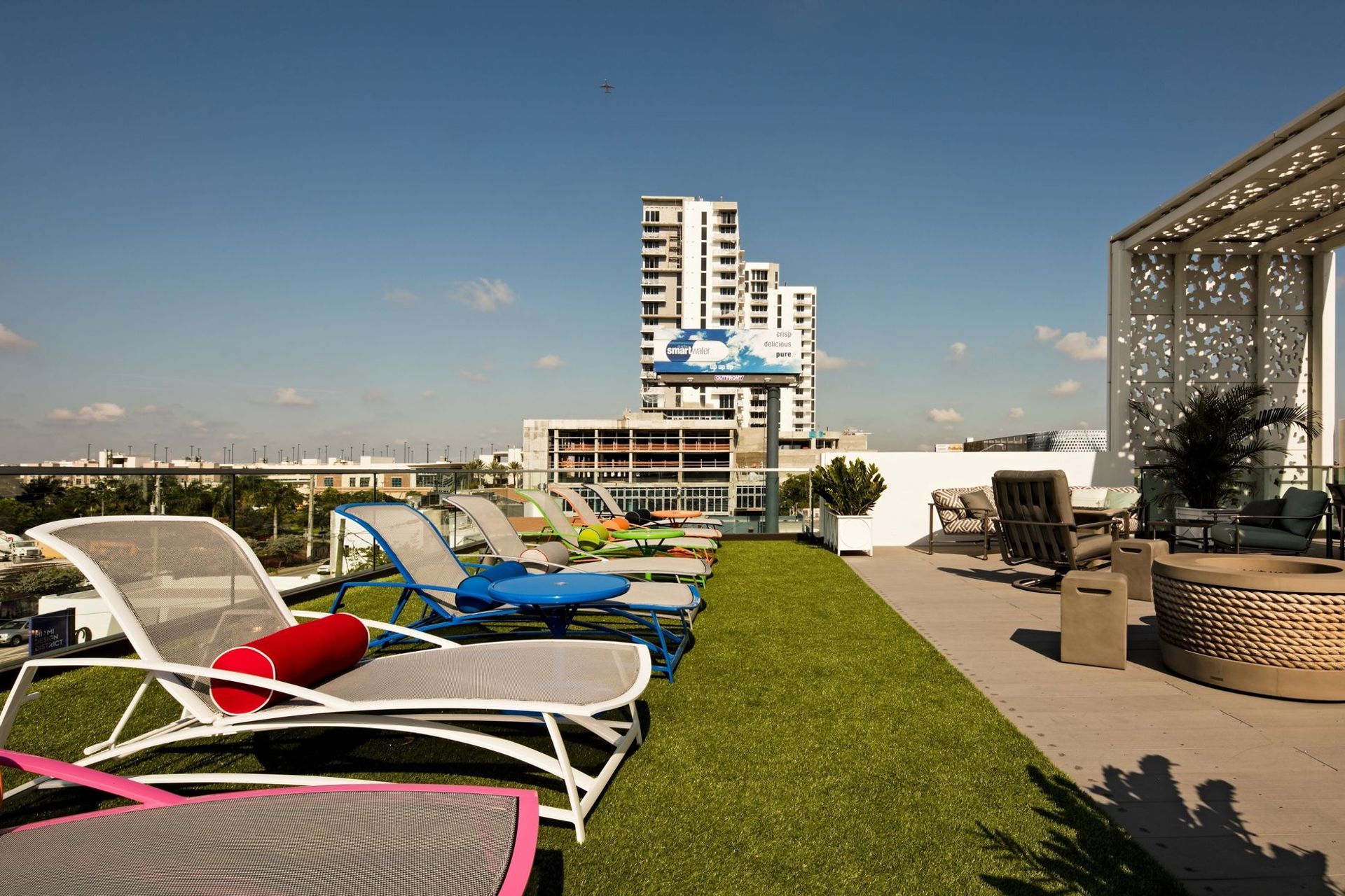69447e6cb6dfe0ba565b9de6Brown-Jordan-Rooftop-View-p-2000.jpg