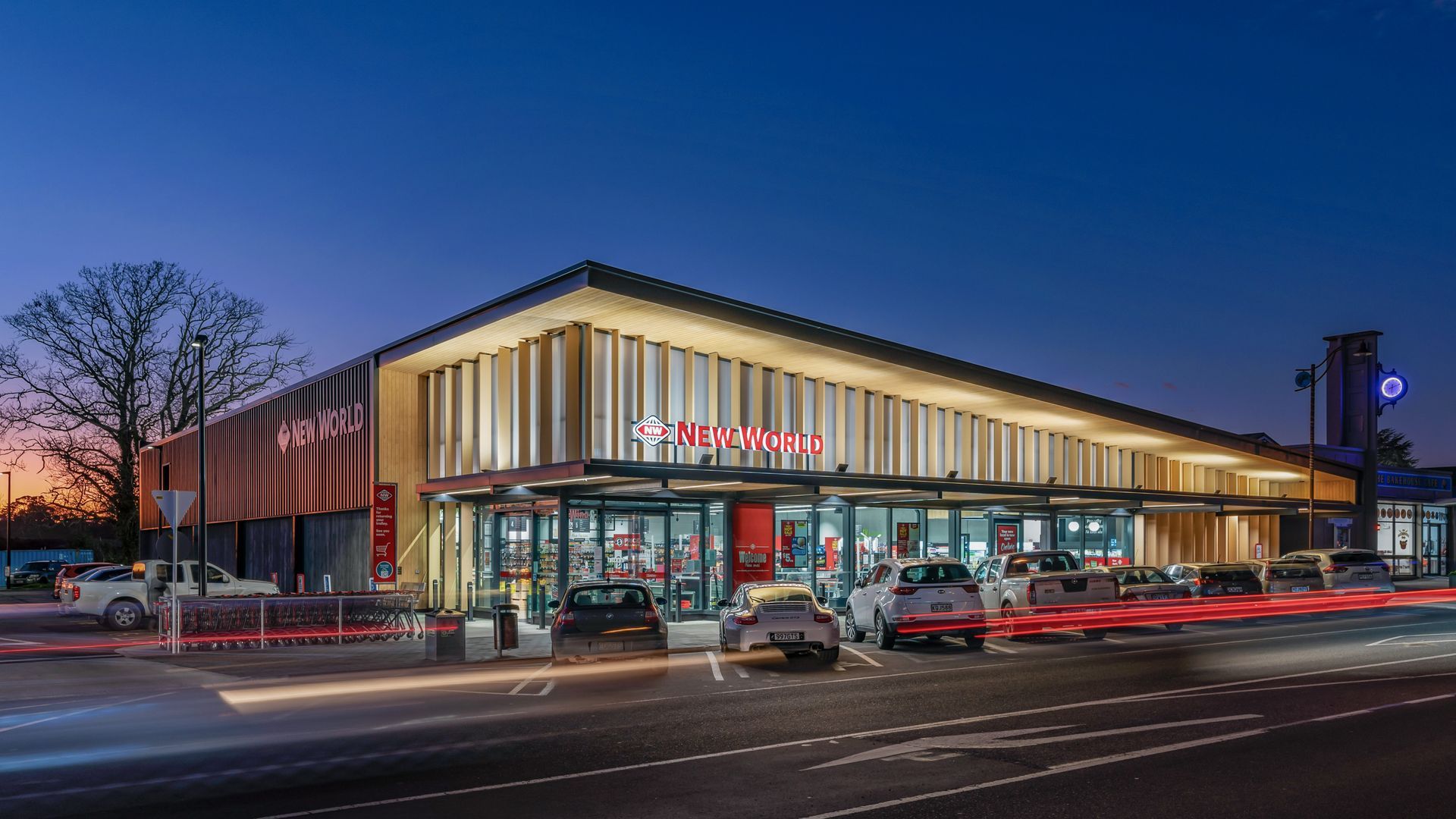 Te Kauwhata - New World Supermarket video