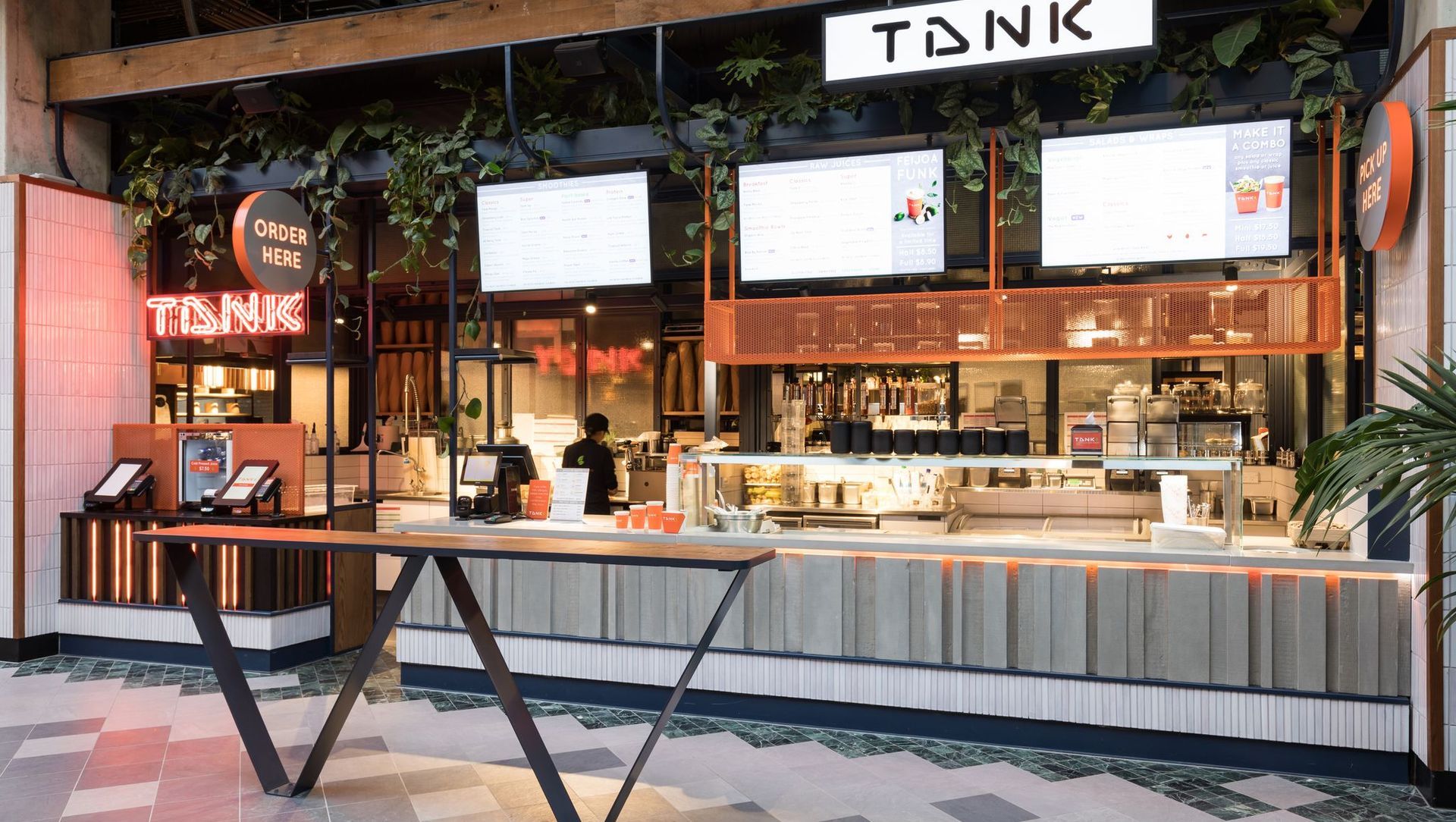 Tank Commercial Bay banner