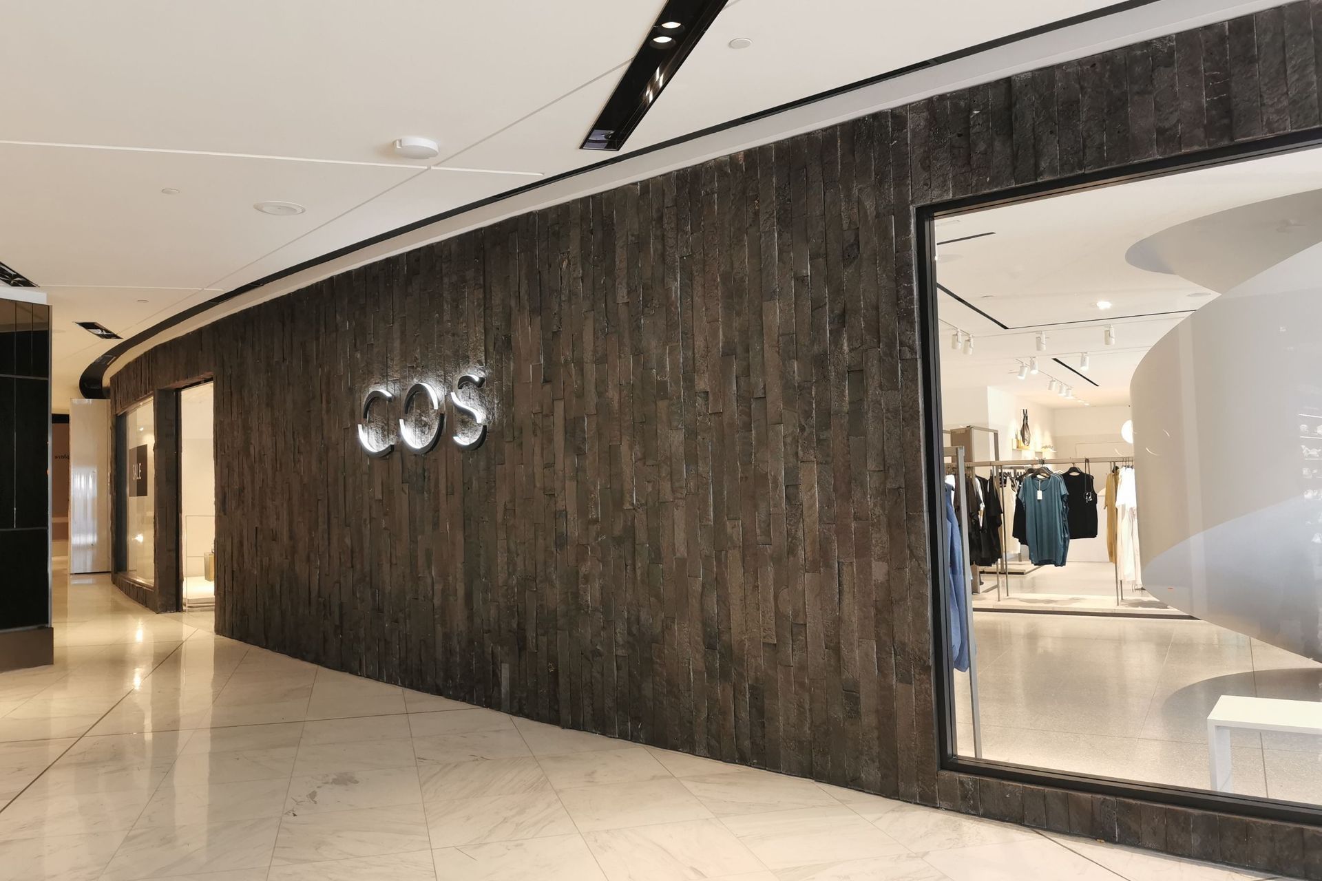 COS Westfield New Market