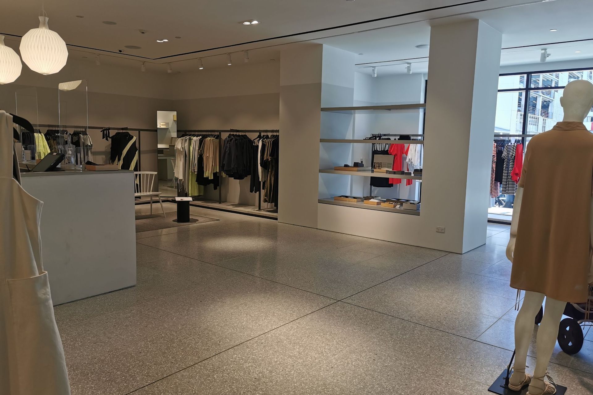 COS Westfield New Market