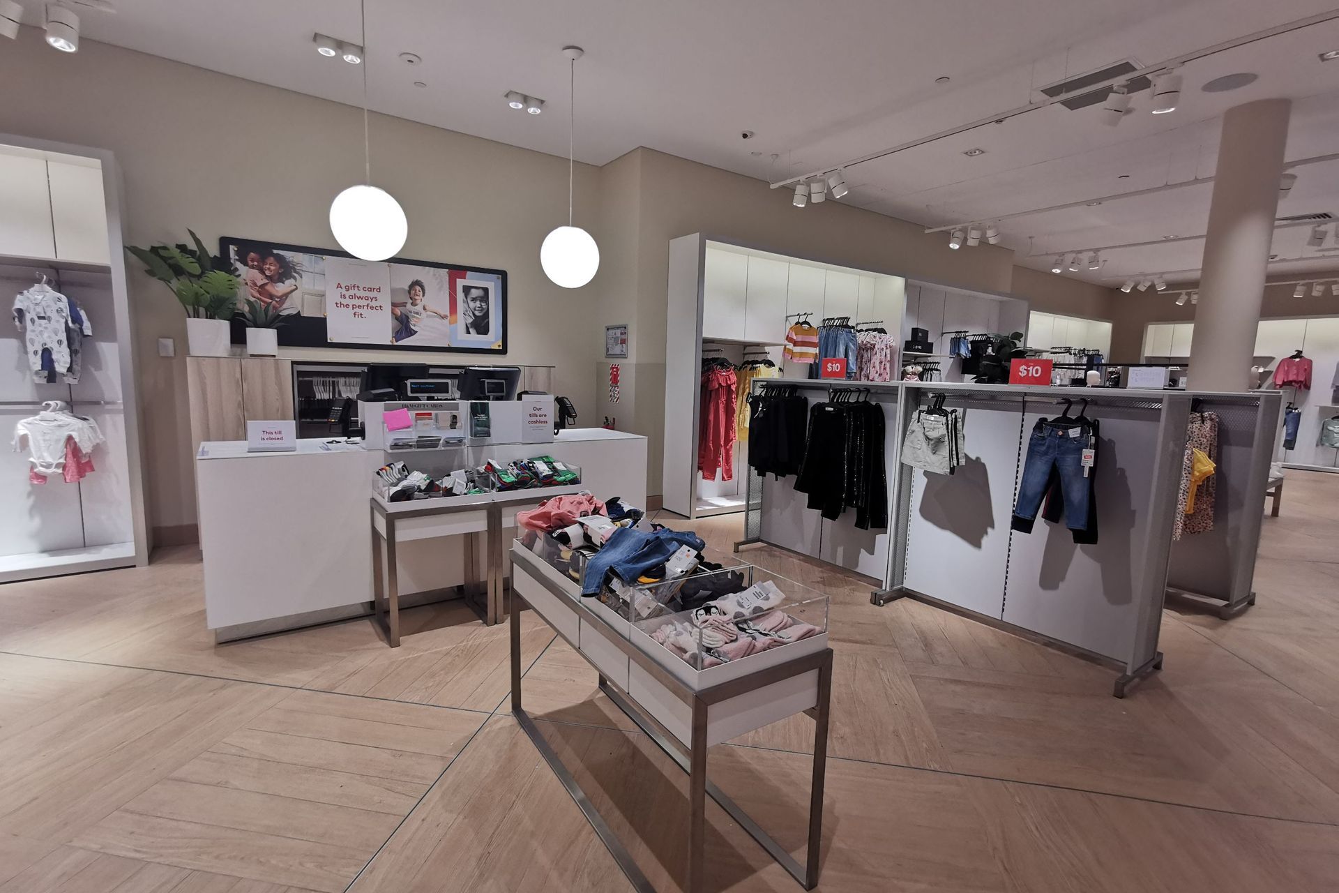 H&M Westfield New Market