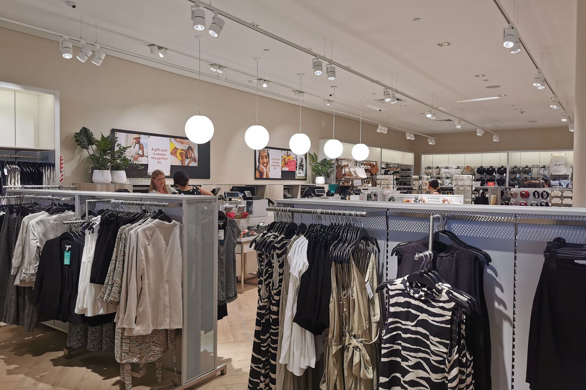 H&M Westfield New Market