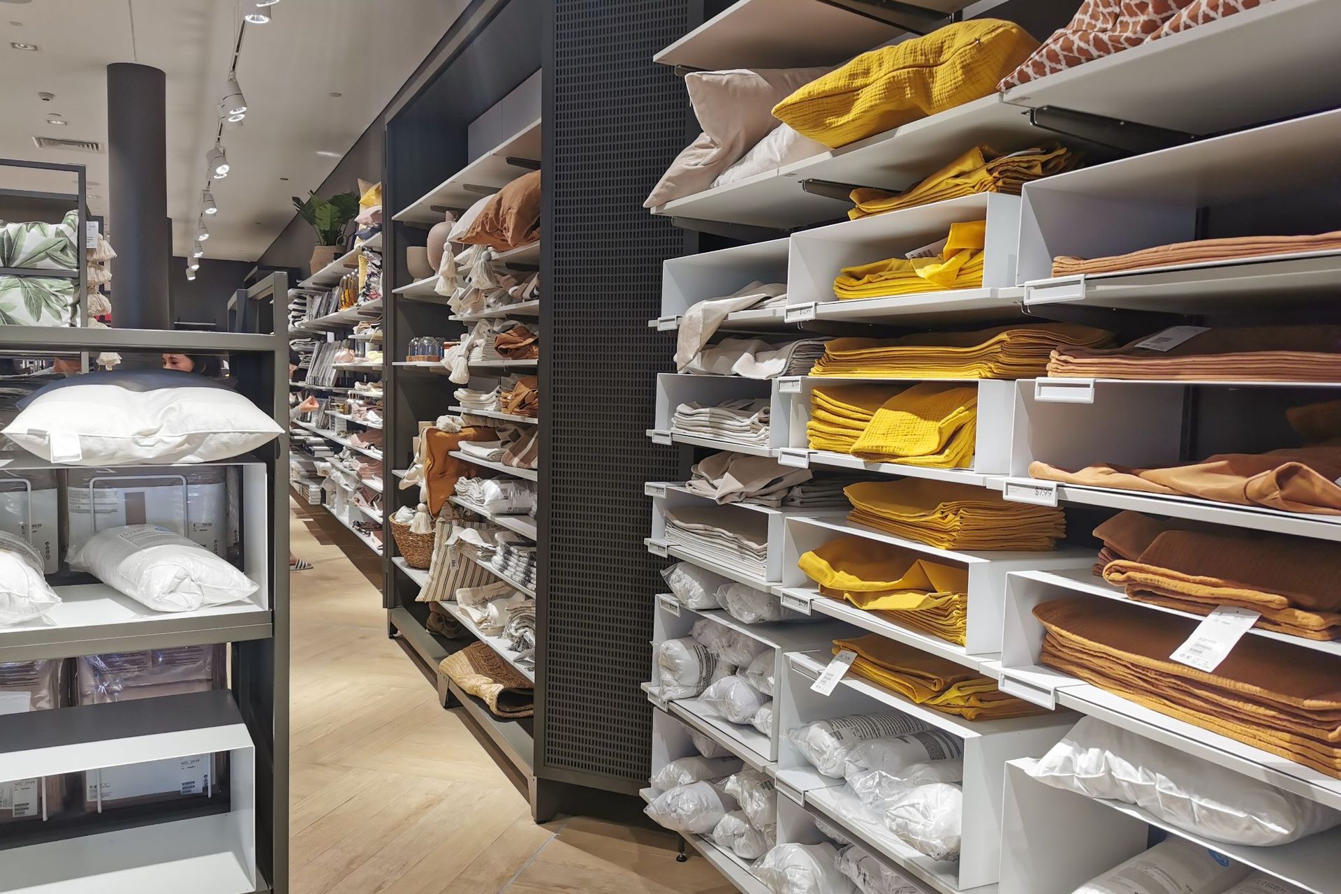 H&M Westfield New Market