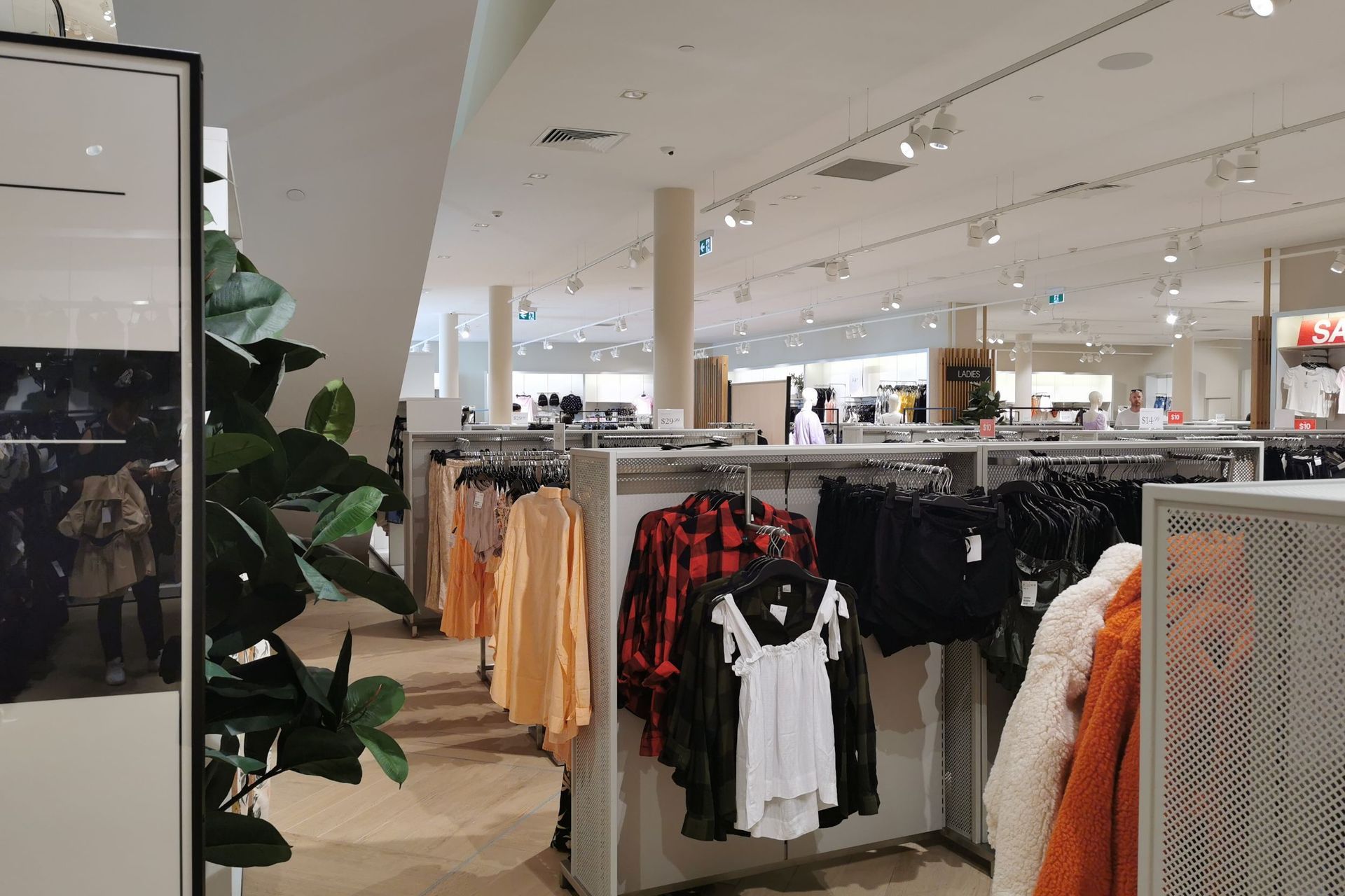 H&M Westfield New Market