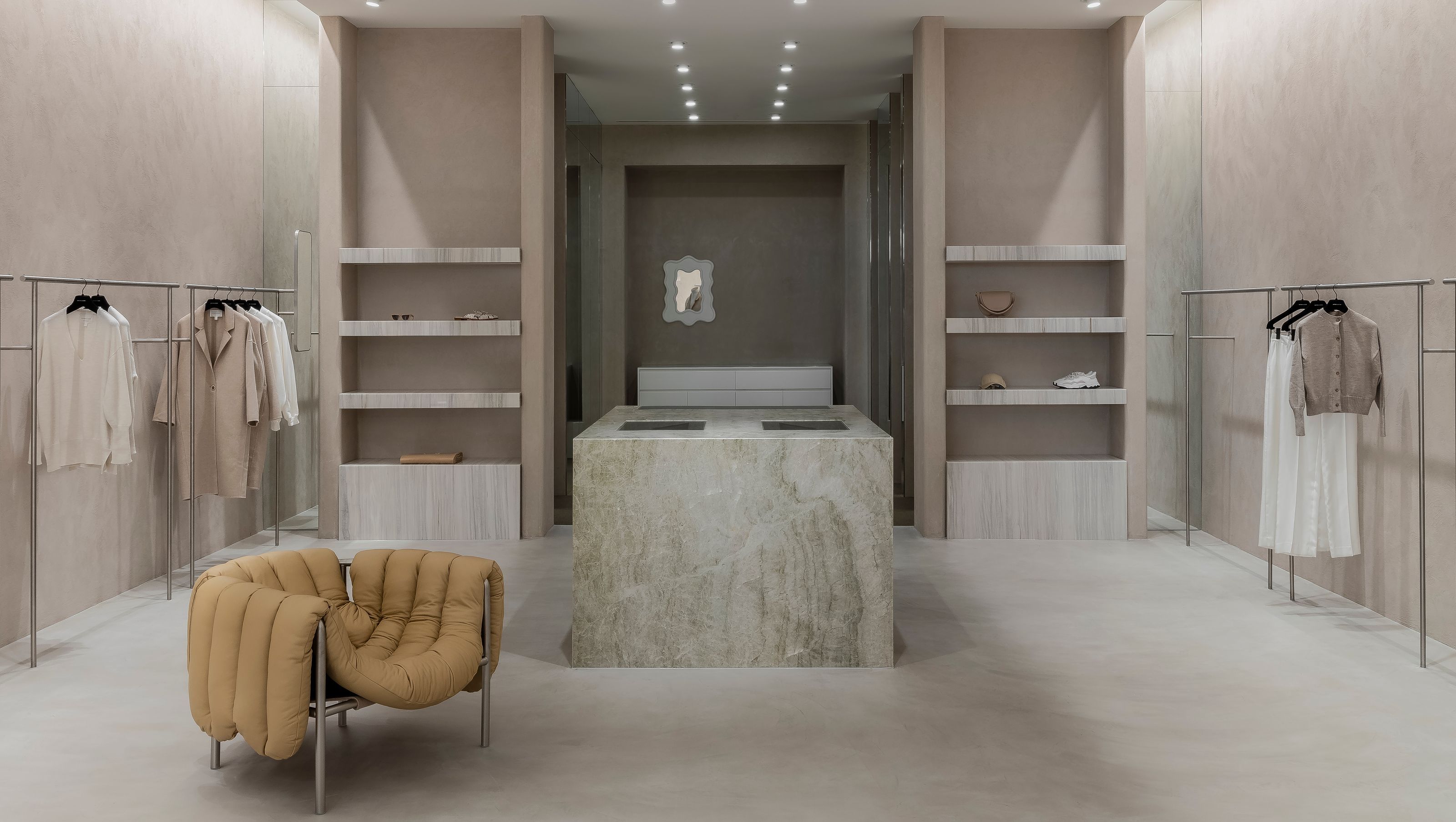 Viktoria Woods, Chadstone