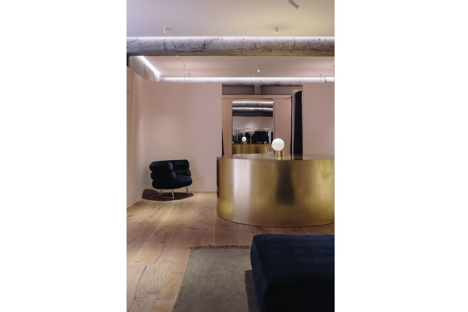 Lonely Retail, Newmarket and Wellington