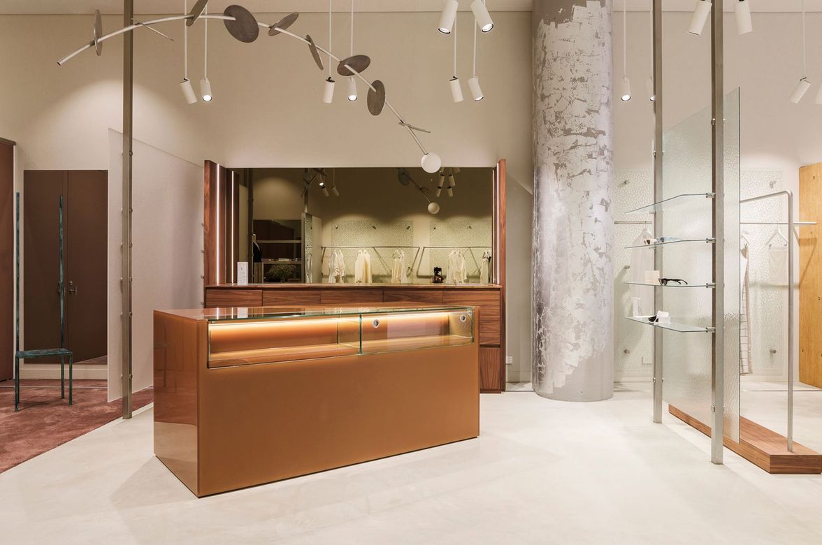 Viktoria & Woods, Queens Plaza