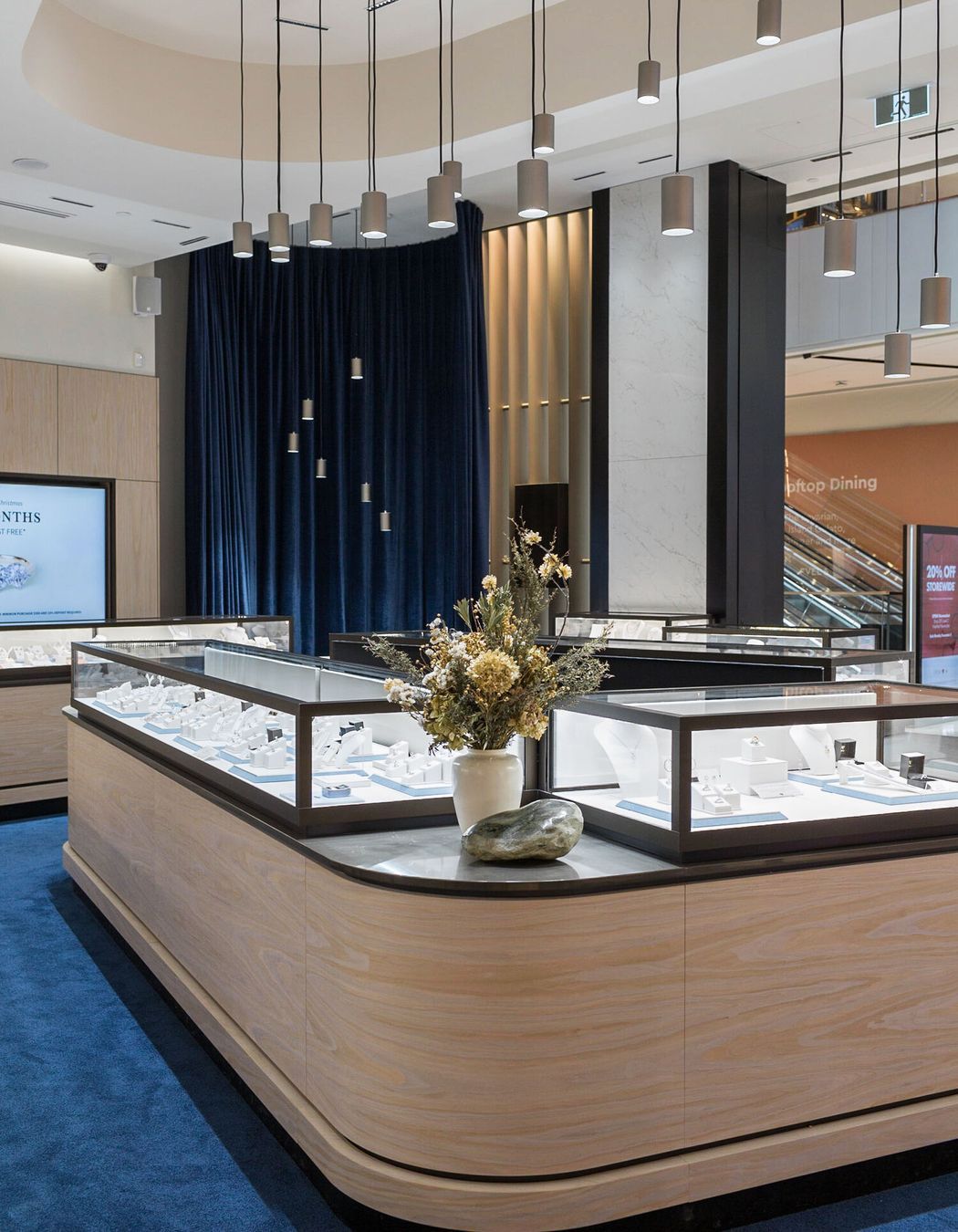 Walker &amp; Hall - Newmarket