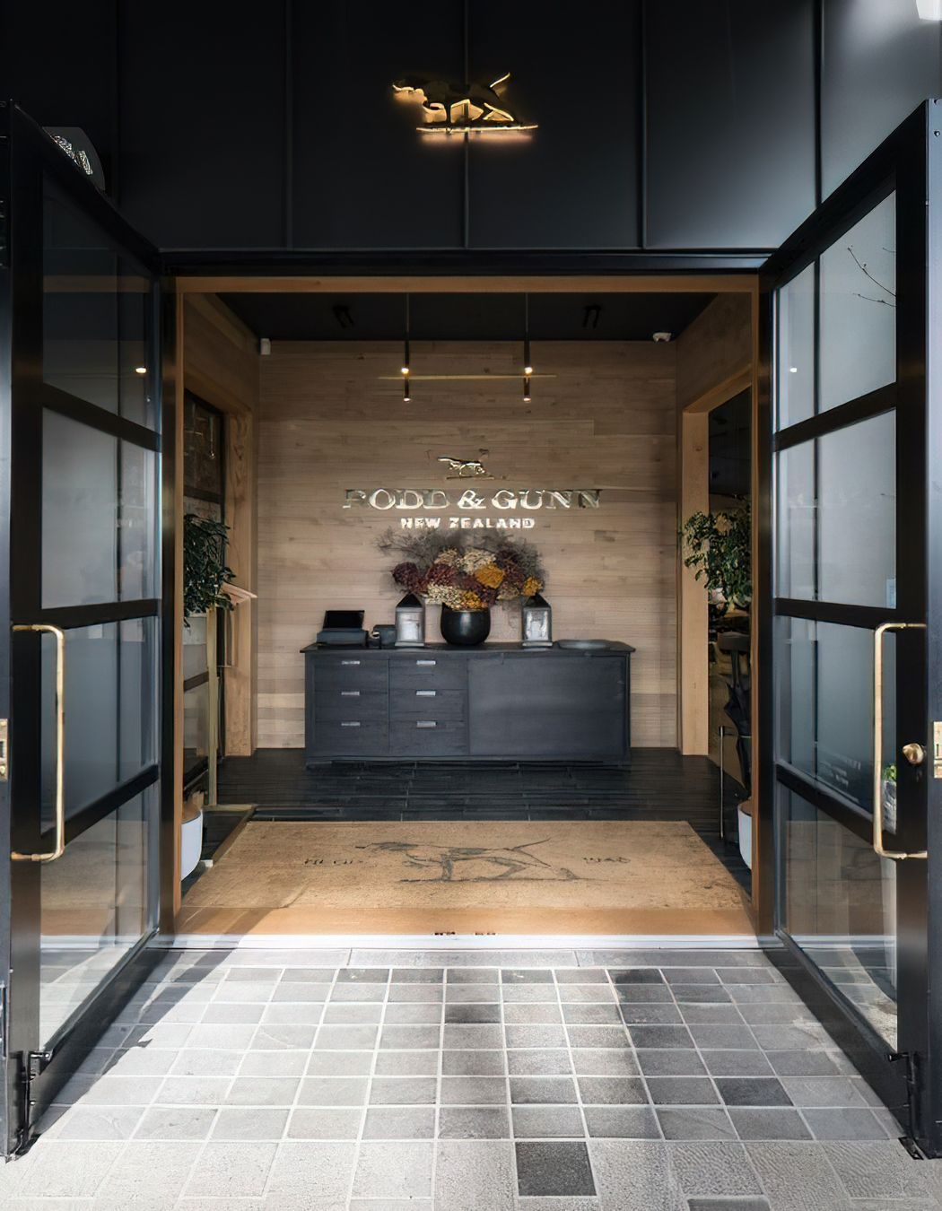 Rodd &amp; Gunn Store + Lodge Bar