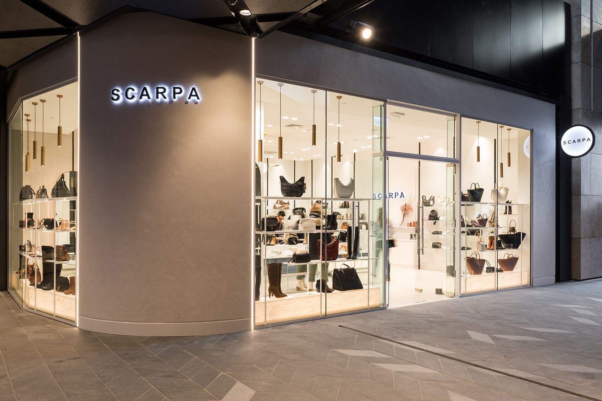 Scarpa Commercial Bay