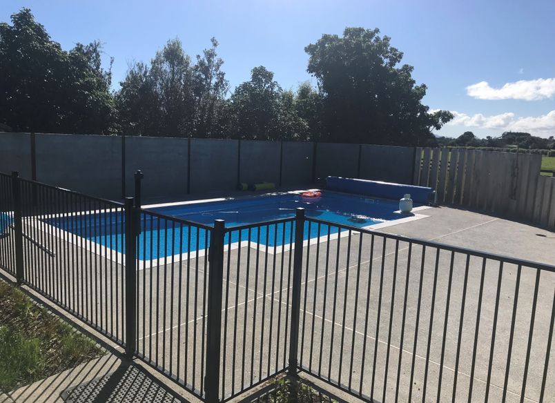 Clarks Beach - Heated Swimming Pool