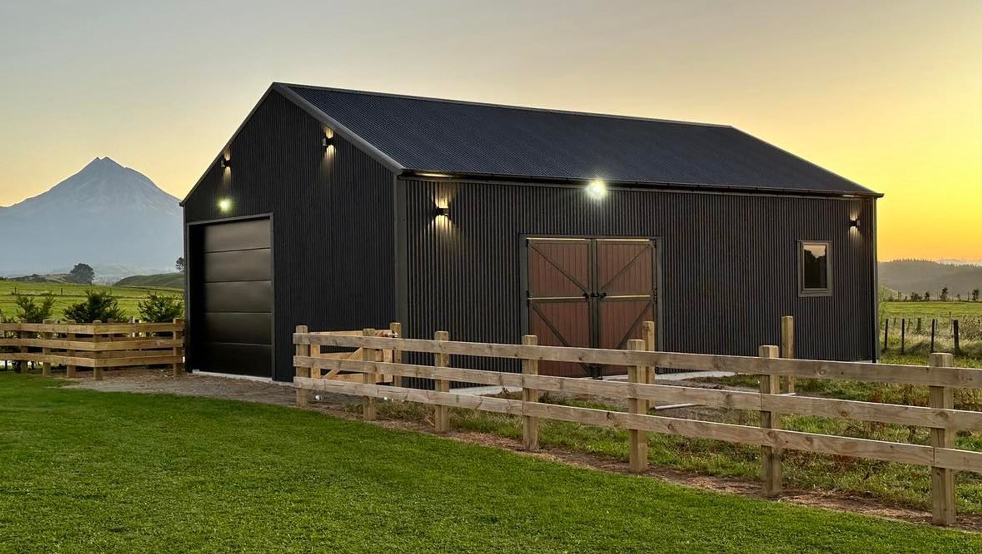 Stables fit for a King banner