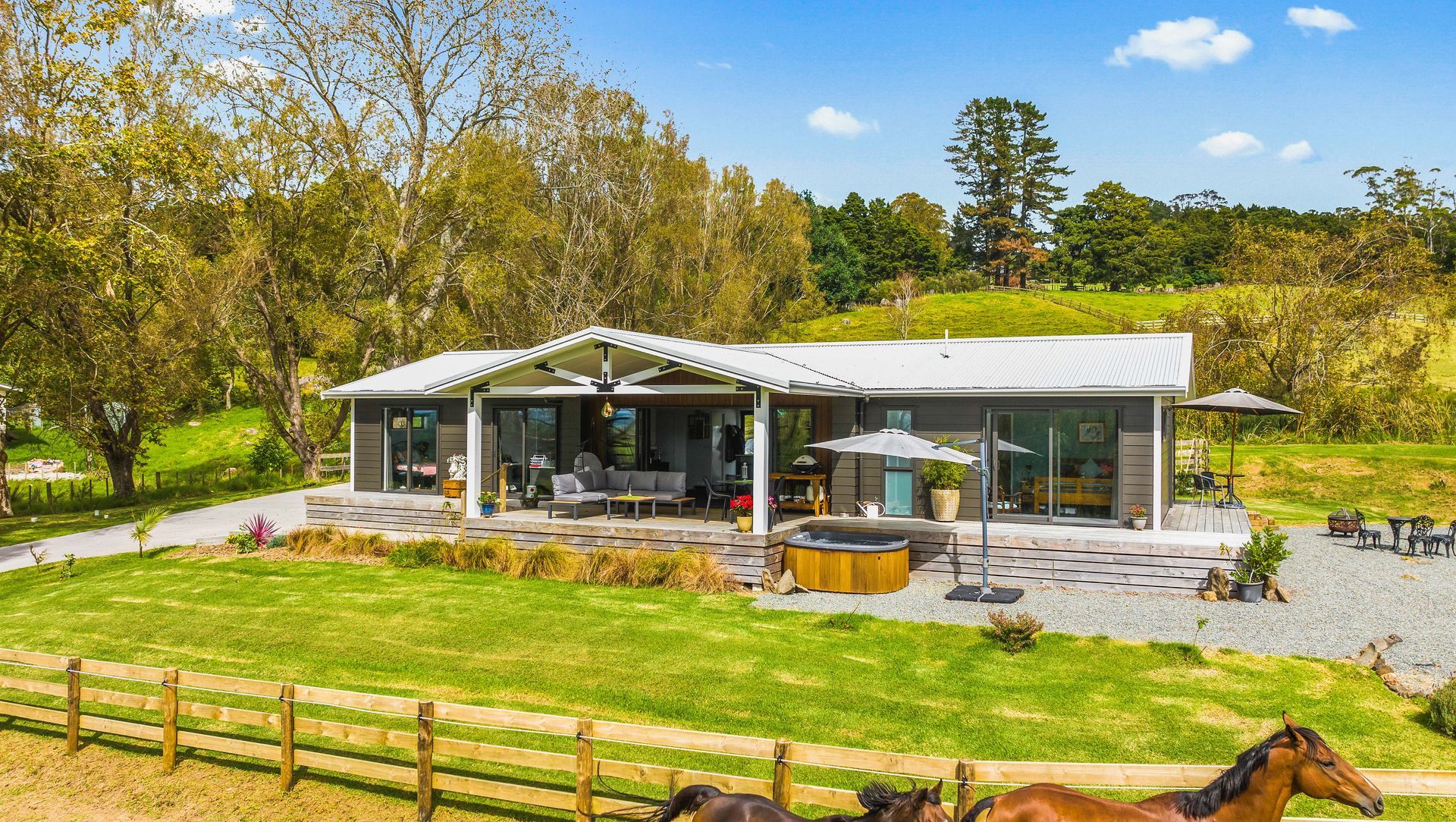 Equestrian Elegance | Oasis 4 banner