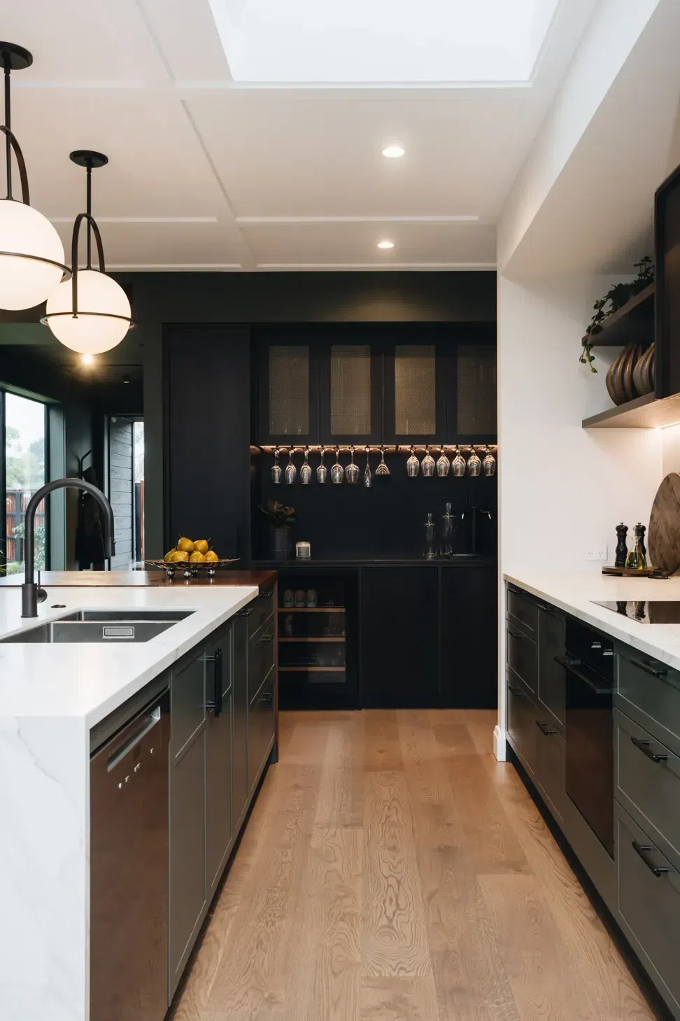 68952d70fec2d1ed5a6e67d2New-York-Street-Rich-Brown-Wooden-Flooring-15-p-2000.webp