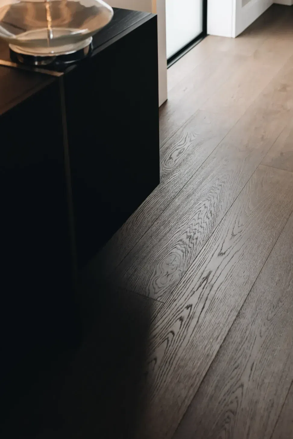68952e06cbd765ea89aadcaaNew-York-Street-Rich-Brown-Wooden-Flooring-40-p-2000.webp