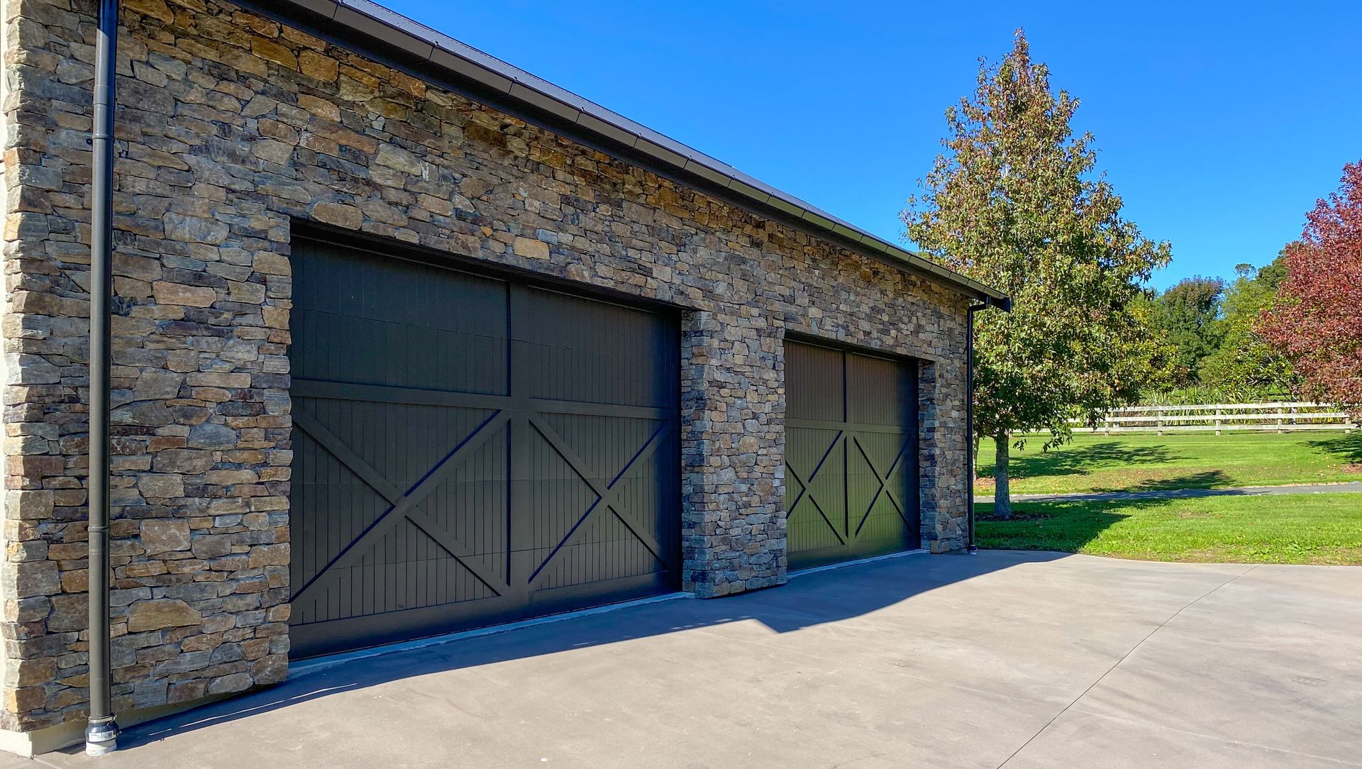Coatesville barn with stables banner