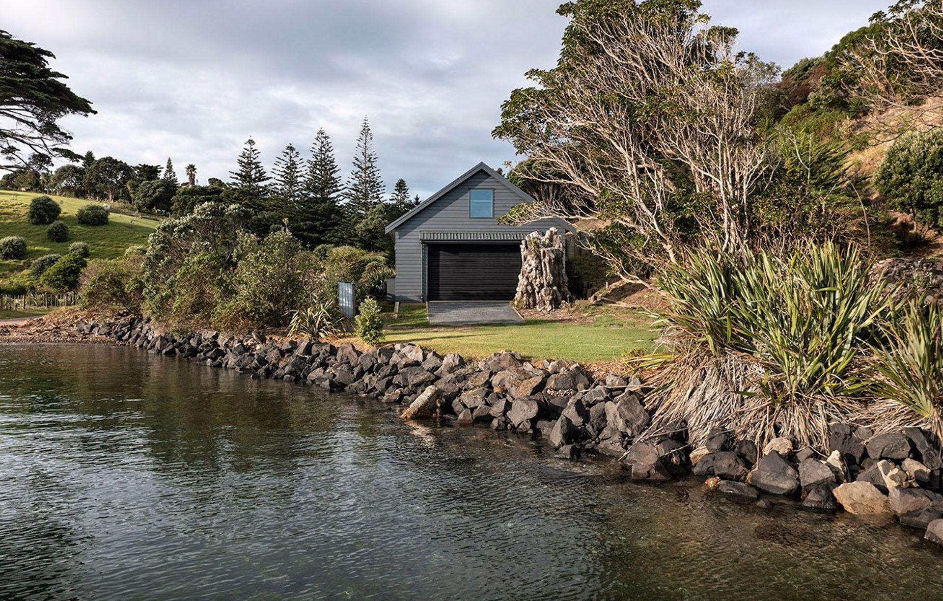 Rakino Boatshed