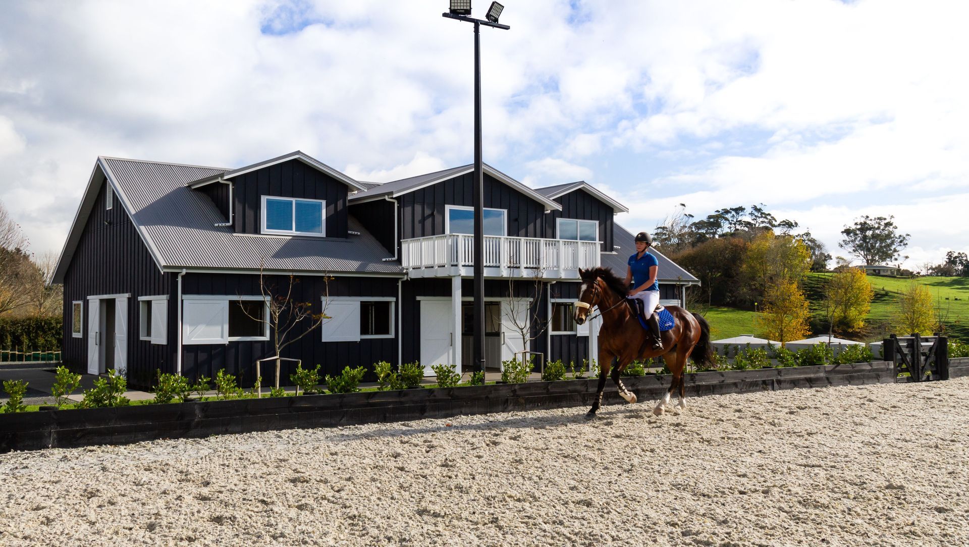 Karaka barn with stables banner