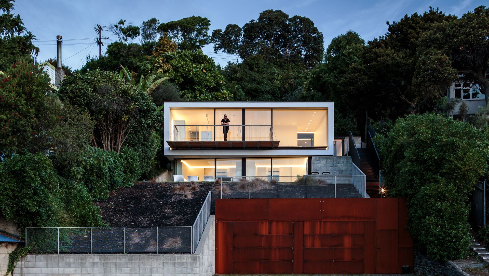 Tahunanui  House banner