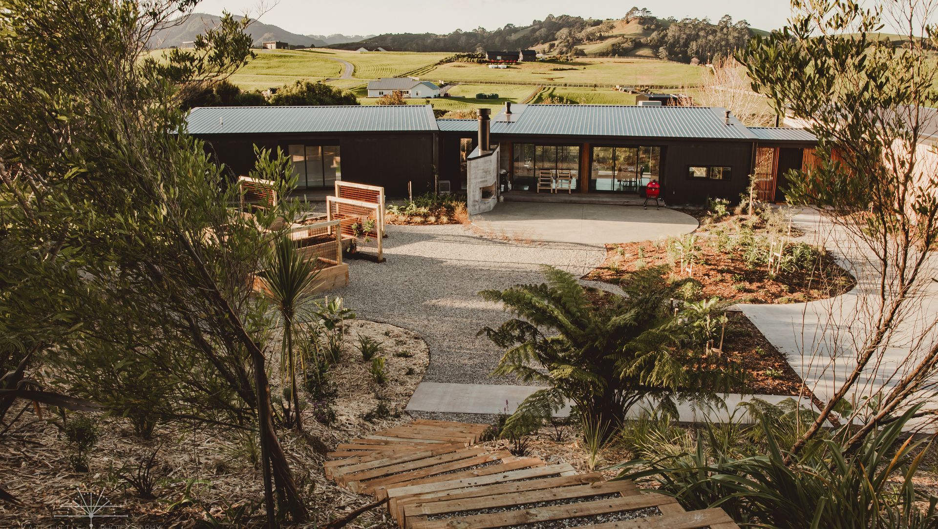 Tamahunga Drive banner