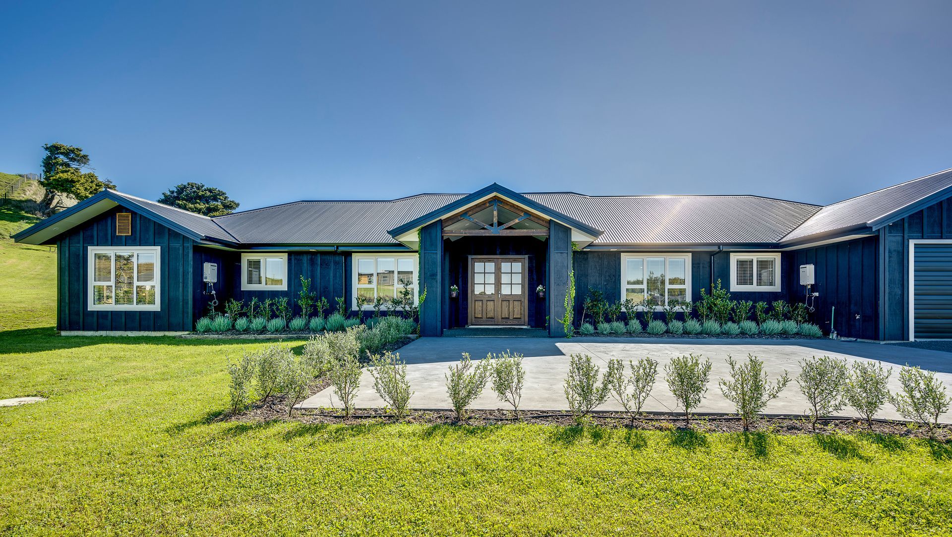 COUNTRY RETREAT banner