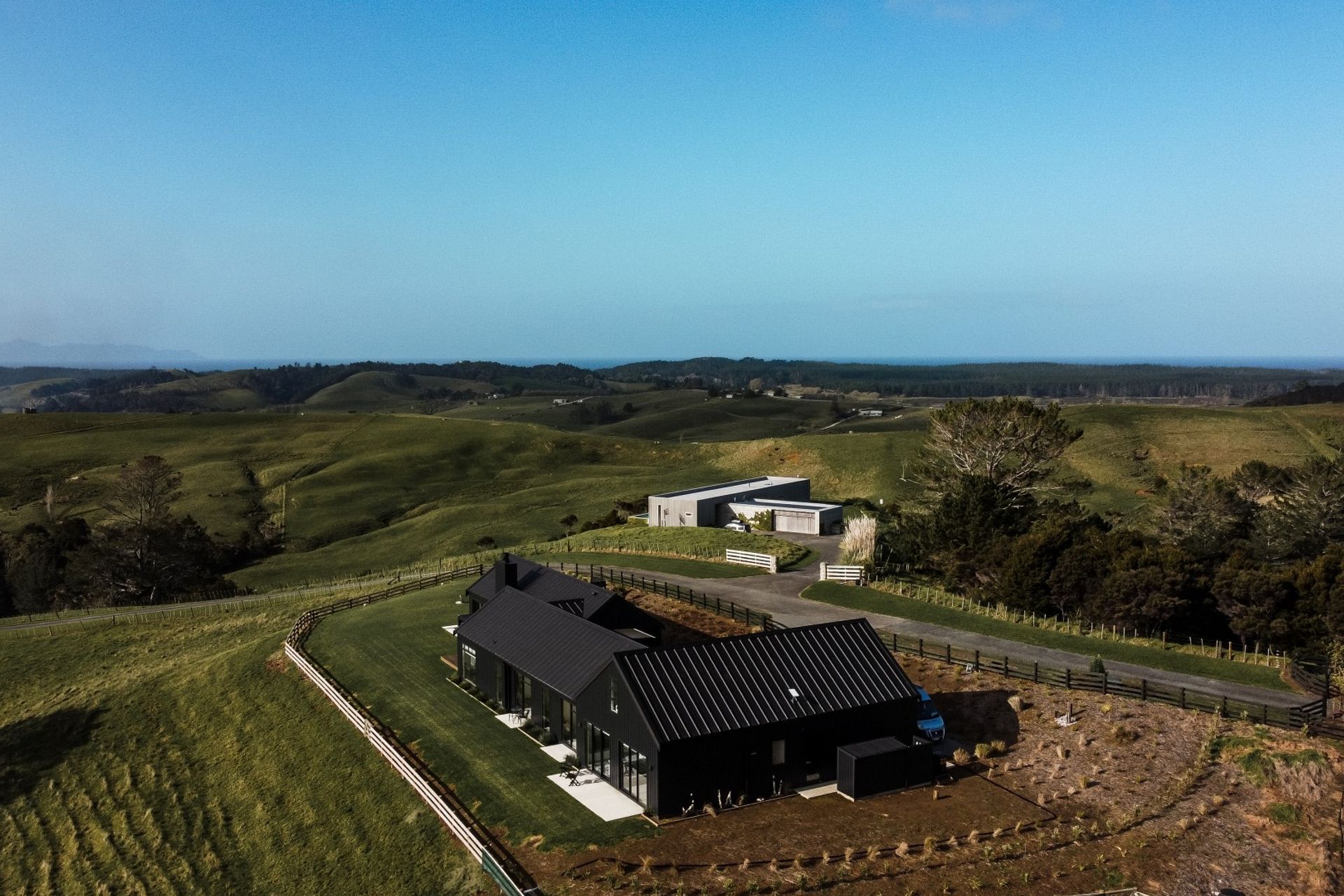black-house-nz-rural-architecture-gable-roof-arcline-design-1.jpg